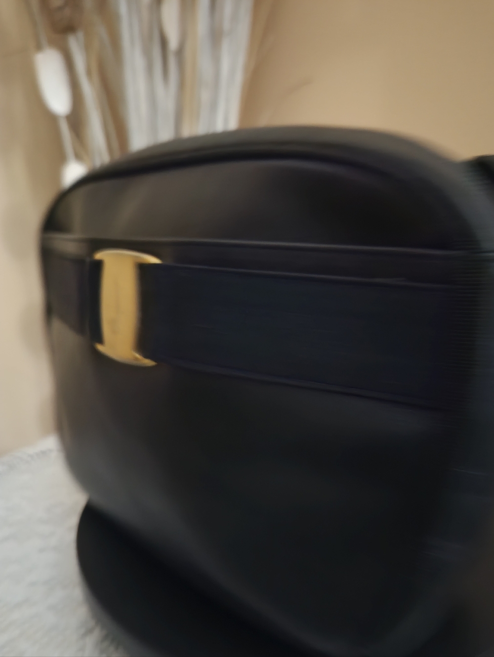 🧡❤️Womens Salvatore Ferragamo Vara Dark Navy Leather Shoulder Bag💞❣️ - Picture 6 of 12